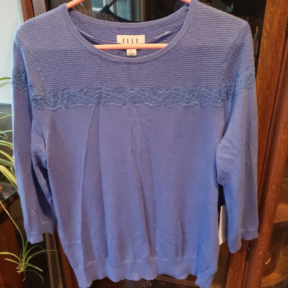 Elle L blue shirt‎ NWT 3/4 sleeve shirt